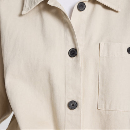Ellie Work Wear Jakke fra Gai+Lisva er en arbejds inspireret street jakke, som nu fås i ancient grey, som er en lys creme/beige farve
