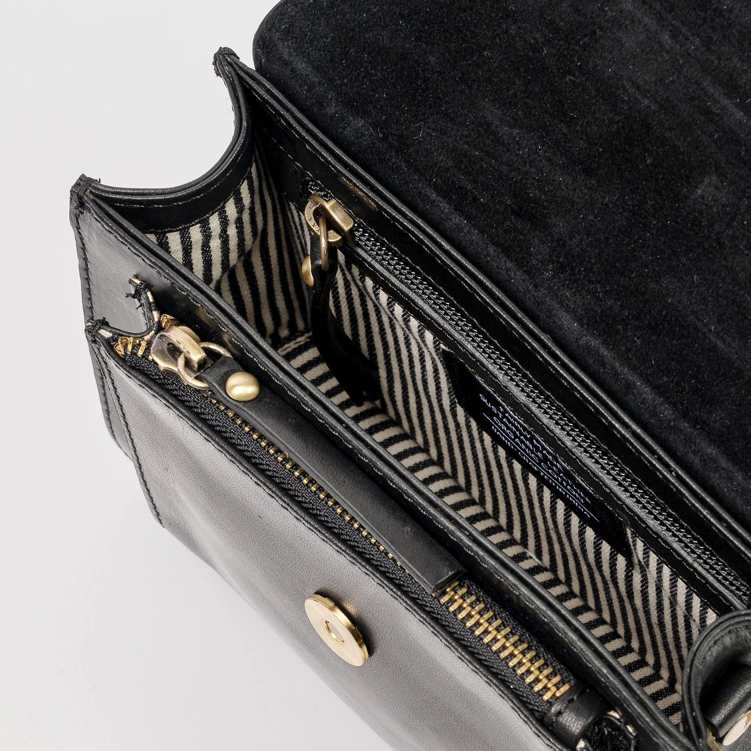 Harper Mini taske i sort læder med foldbar flap