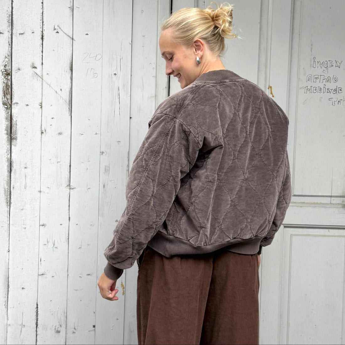 Crossley bomberjacket i en fin grå/brun farve