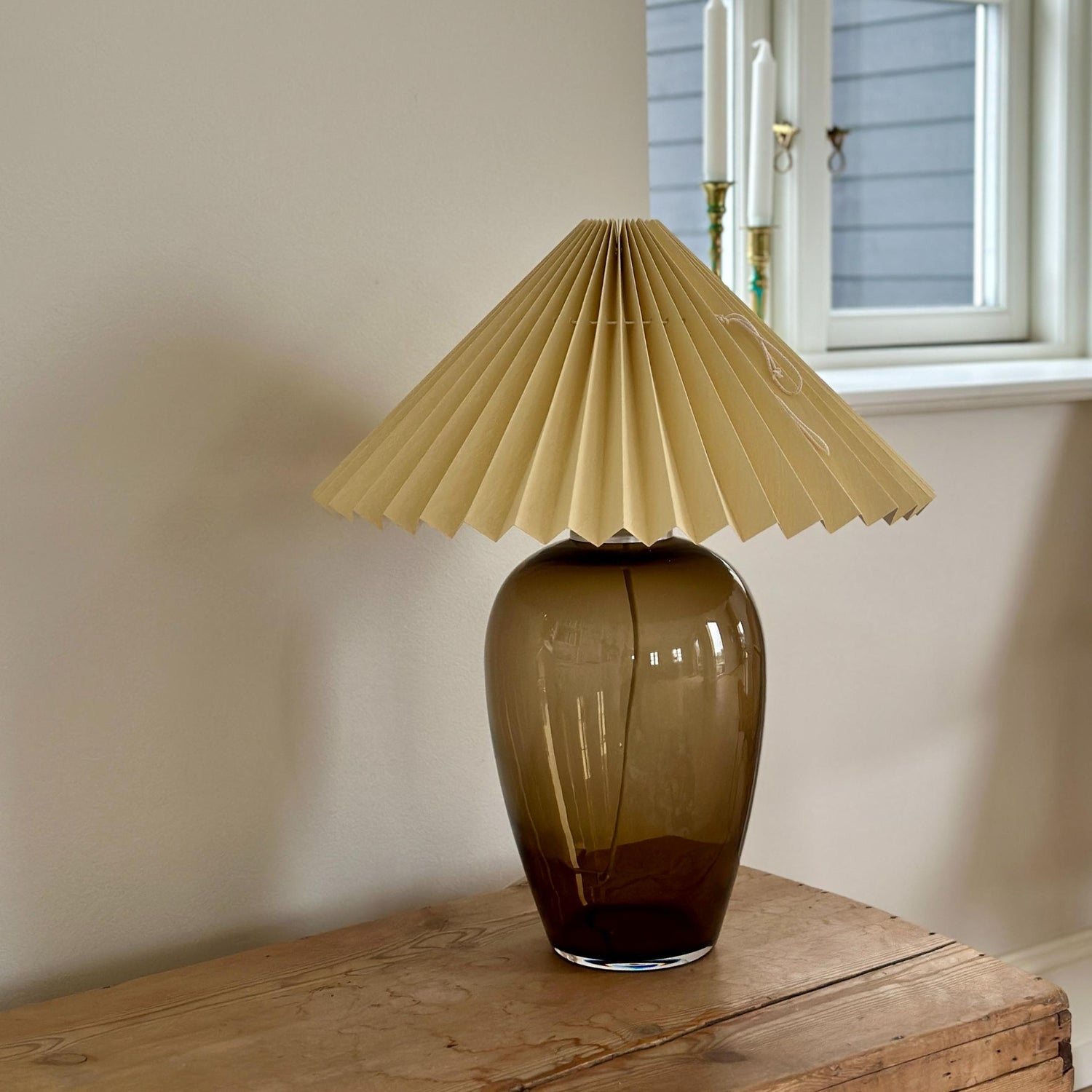 Anne Sofie lampen fra Pink Rose er en fin stor lampe i brun glas - nogle gange med et grønligt skær&