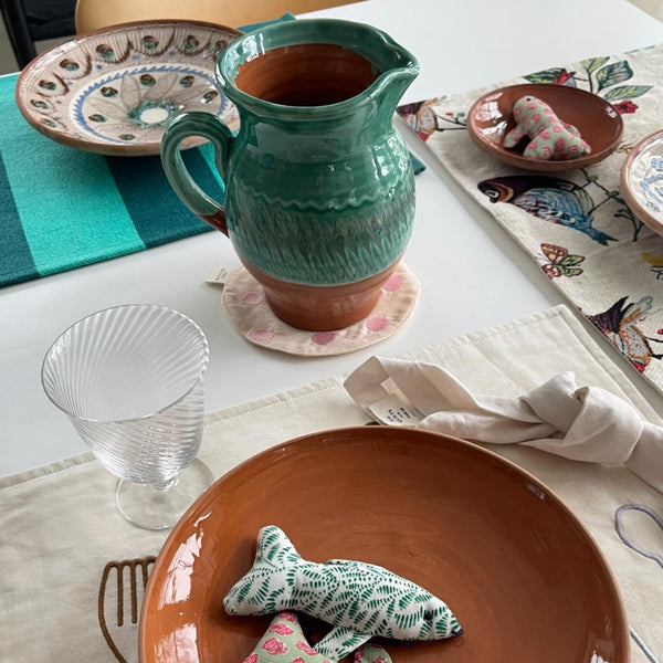 Rumænsk Keramik Kande #4. Den er grøn glasseret med en brun glassering indeni 