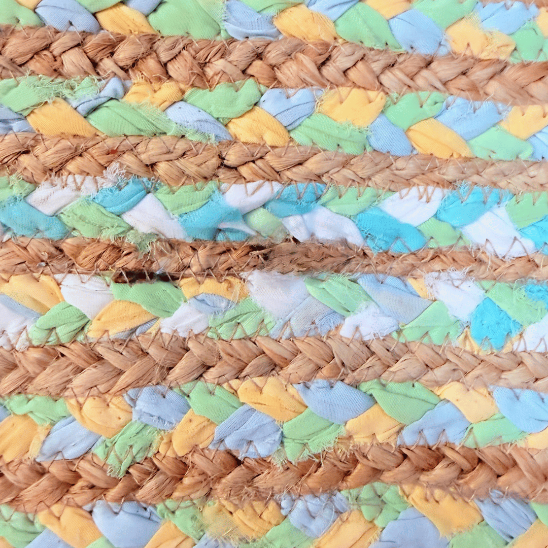 Håndflettet måtte fra JOU quilt, brug den i stuen, på badeværelset eller ved døren. 