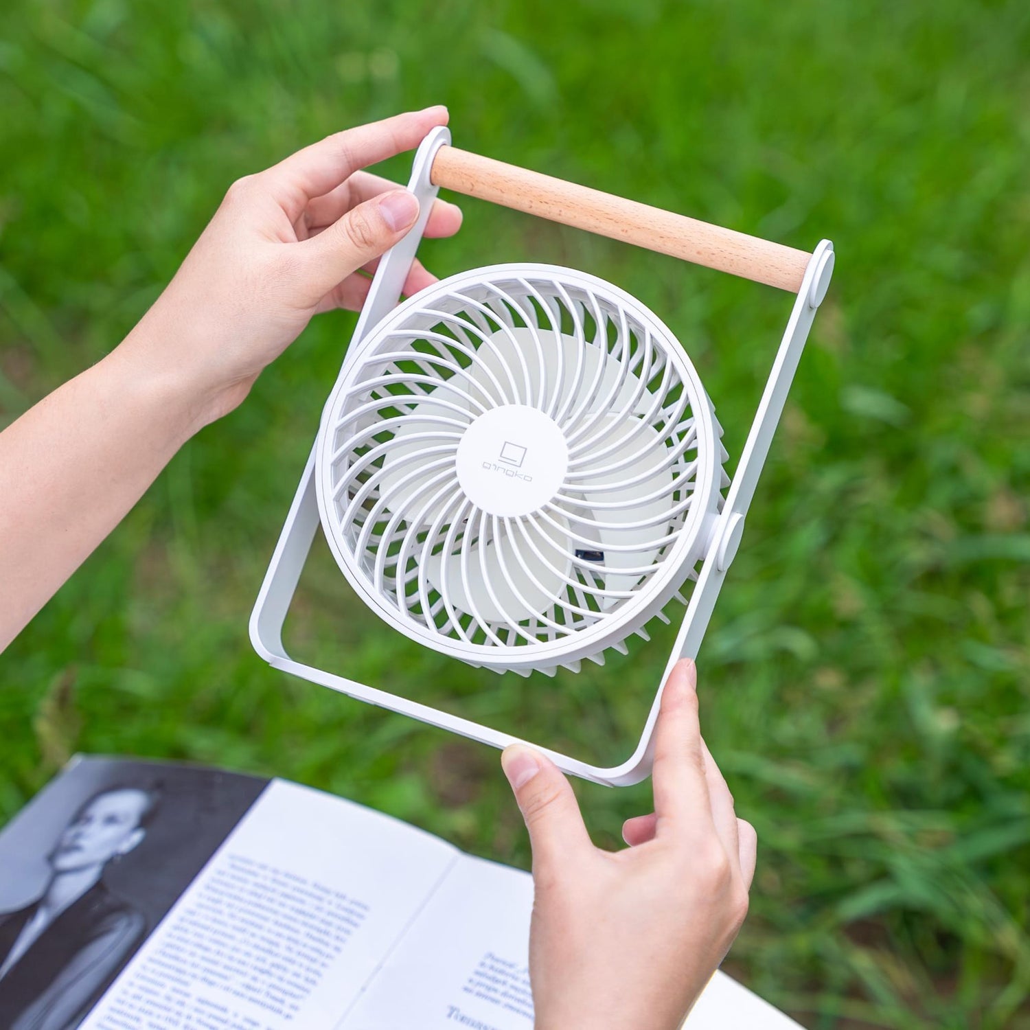 Lyra - Genopladelig Ventilator - White