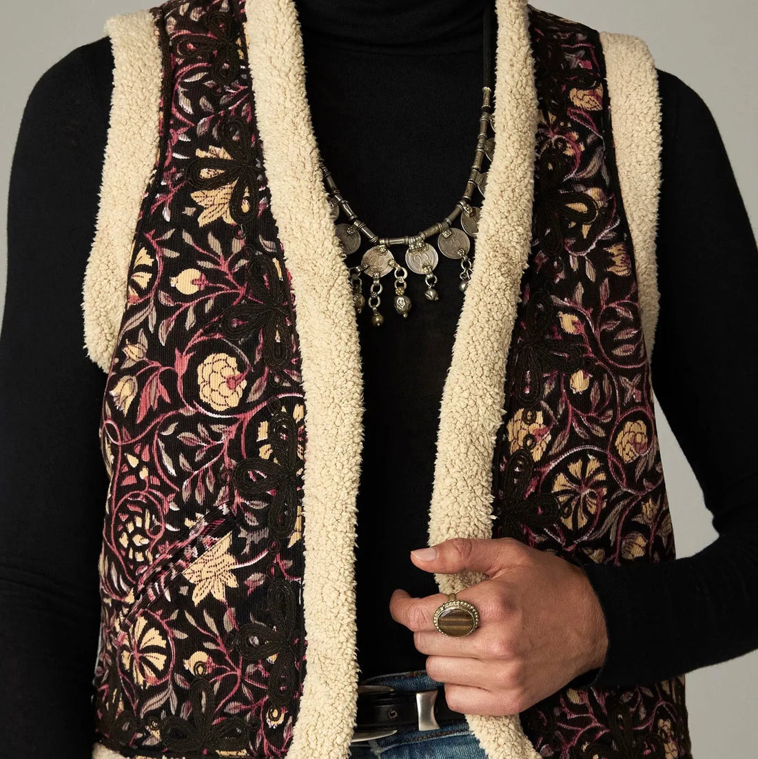 Juno Vest - Ruby Noir