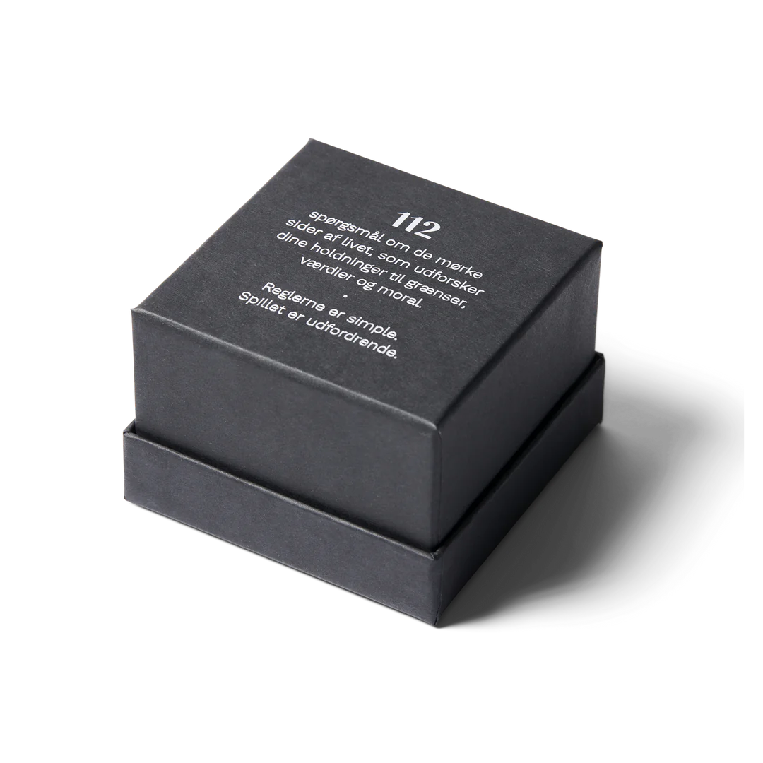 The Dark Talks indeholder 112 spøgsmål om de mørke sider af livet og udforsker dine holdninger og grænser til værdier og moral