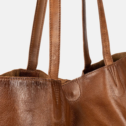 Marlo, Stor Urban Skuldertaske - Walnut