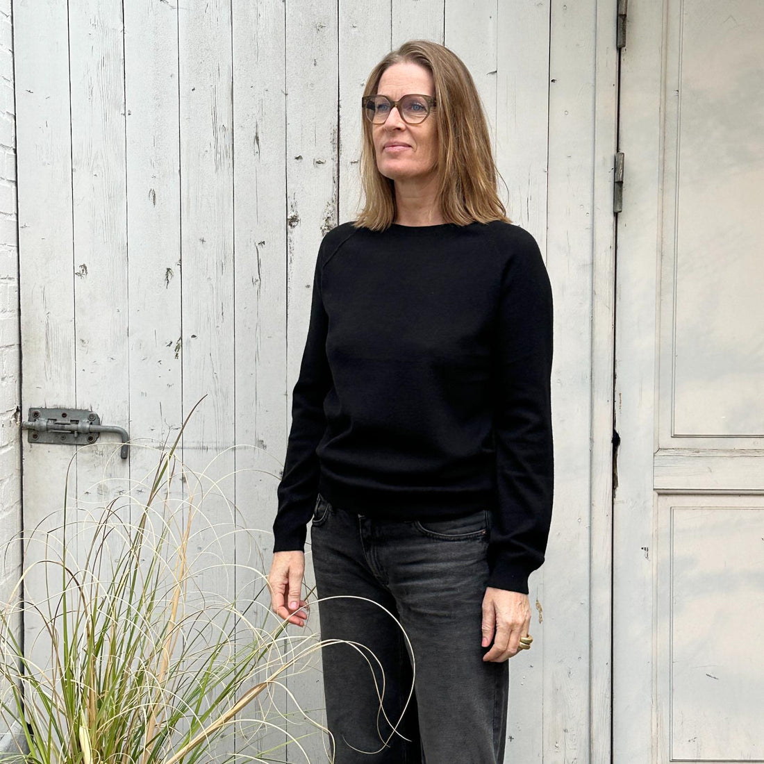 Raglan Crew Neck - Velvet Black