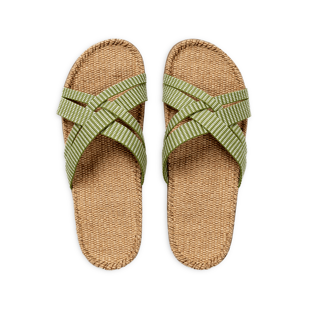 Shangies Woman 1, Green Leaves er en komfortabel grøn sandal lavet i natur jute