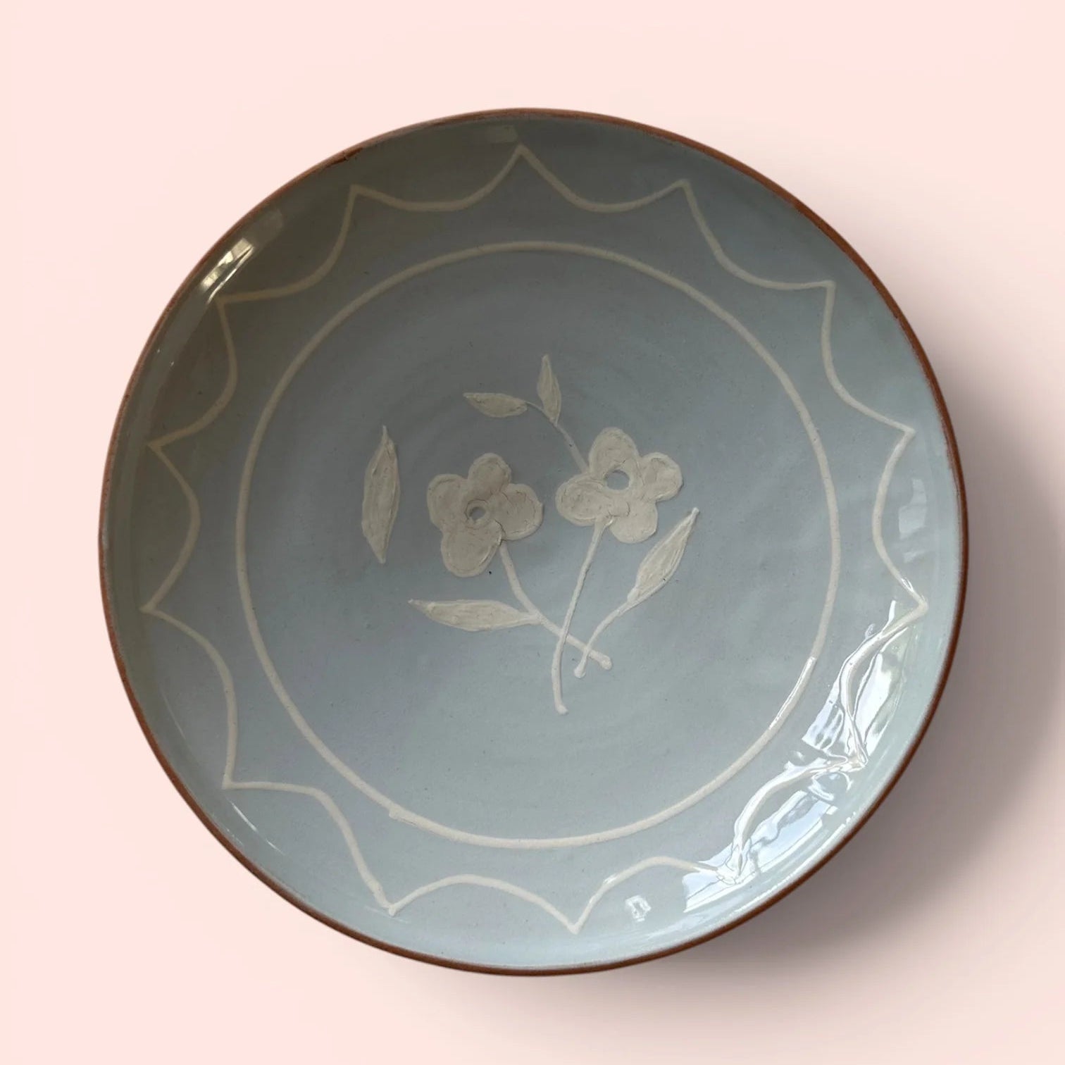 Rumænsk Tallerken - Flower Deco Light Blue