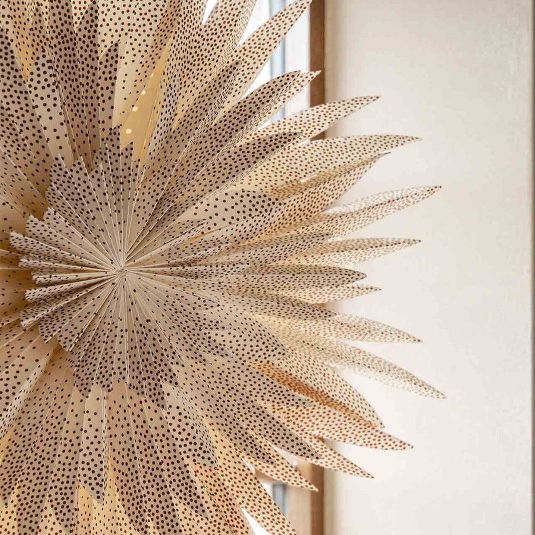 Sofie stjernen fra Watt & Veke er en stor fyldig papirsstjerne