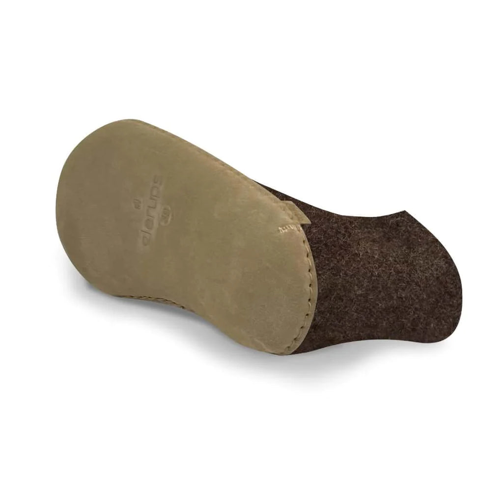 Glerups støvle hjemmesko er lavet af 100% ren, naturlig uld i en naturlig brun farve med en sål af blød og kromfri kalveskind.