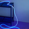 Flextube lampen er et lysstofrør i blå og 5 meter