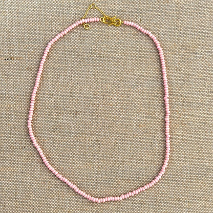 KALA Perlehalskæde - Rosa