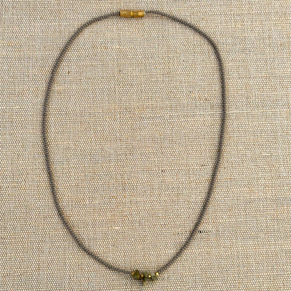 NURI Perlehalskæde m. Labradorite - Antracite