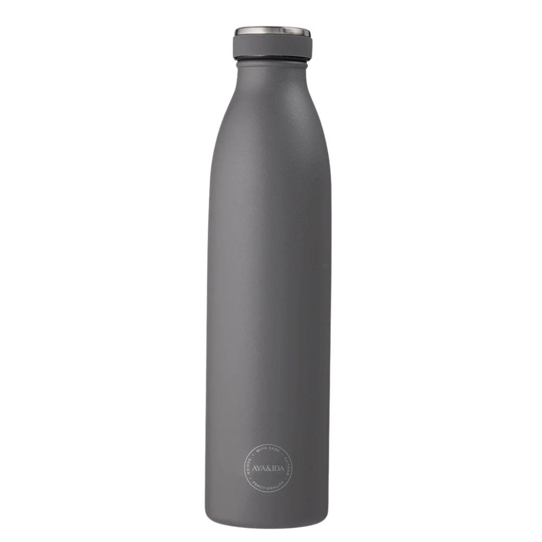 AYA&amp;IDA 750l drikkeflaske i farven dark grey som er en mørkegrå farve