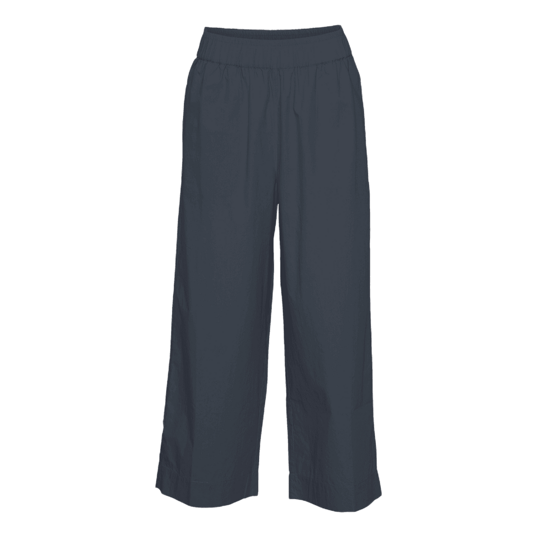 Copenhagen bukserne fra frau er en buks med et bredt benforløb. Disse er i ankellængde, i bomuld og i blå