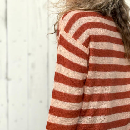 Stribet mohair strik fra det italienske mærke crossley - trøjen er i rosa farver og er perfekt til overgangstiden