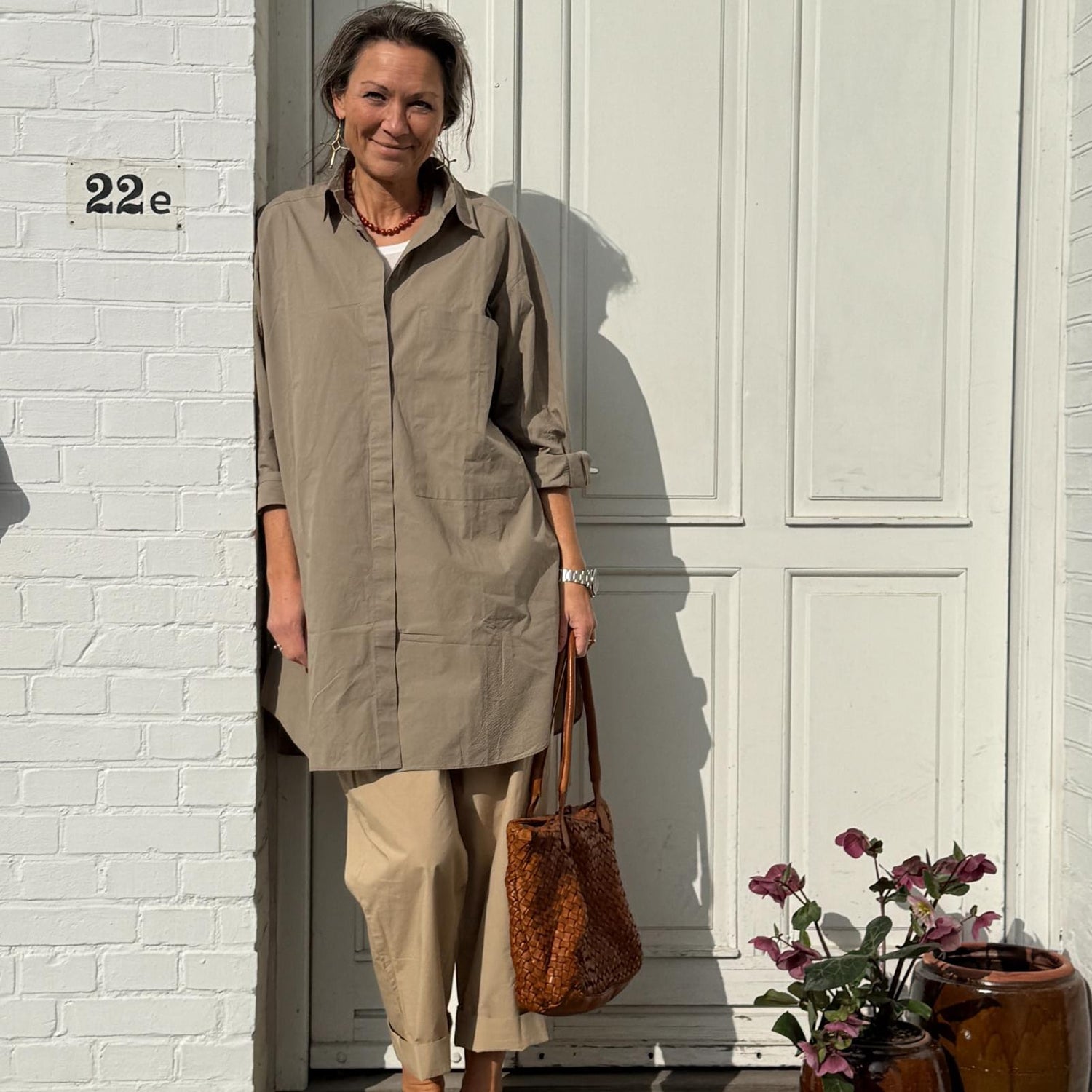 Frau Lyon skjorte i fallen rock med løs pasform og klassisk krave