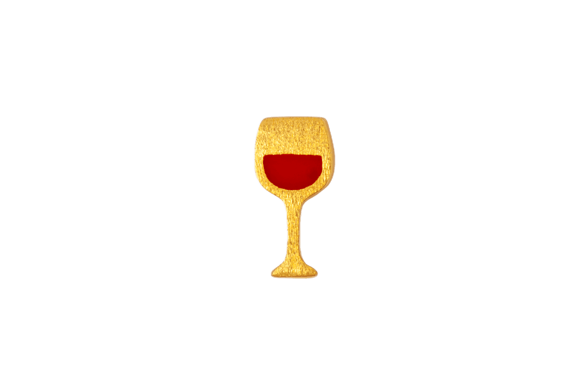 Ørestik/ørering fra LULU CPH i guld som er er formet som et vinglas med vin i