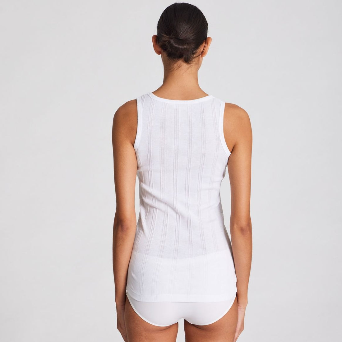 Denne alberte top fra gai+lisva er en lækker bomuldstop i hvid.