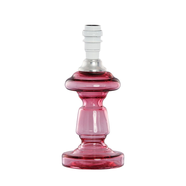 Petro 3 er en klassisk mundblæst glaslampe. Denne er i farven lyserød transparent, som er i gennemsigtig glas, som er farvet lyserød
