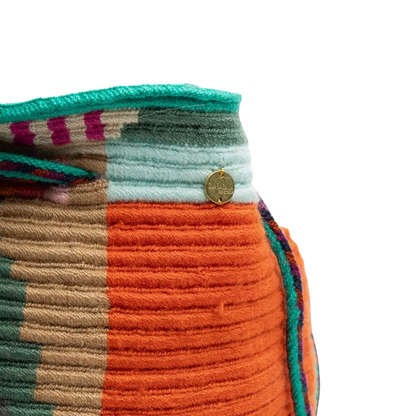 Håndlavet Guanabana crossbody taske med farverigt stribet mønster og justerbar skulderrem