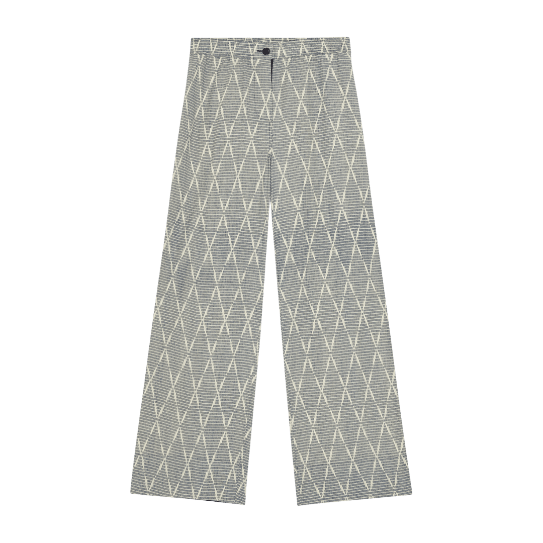 Brede bukser fra HABIBA i et fint blå og hvidt IKAT mønster