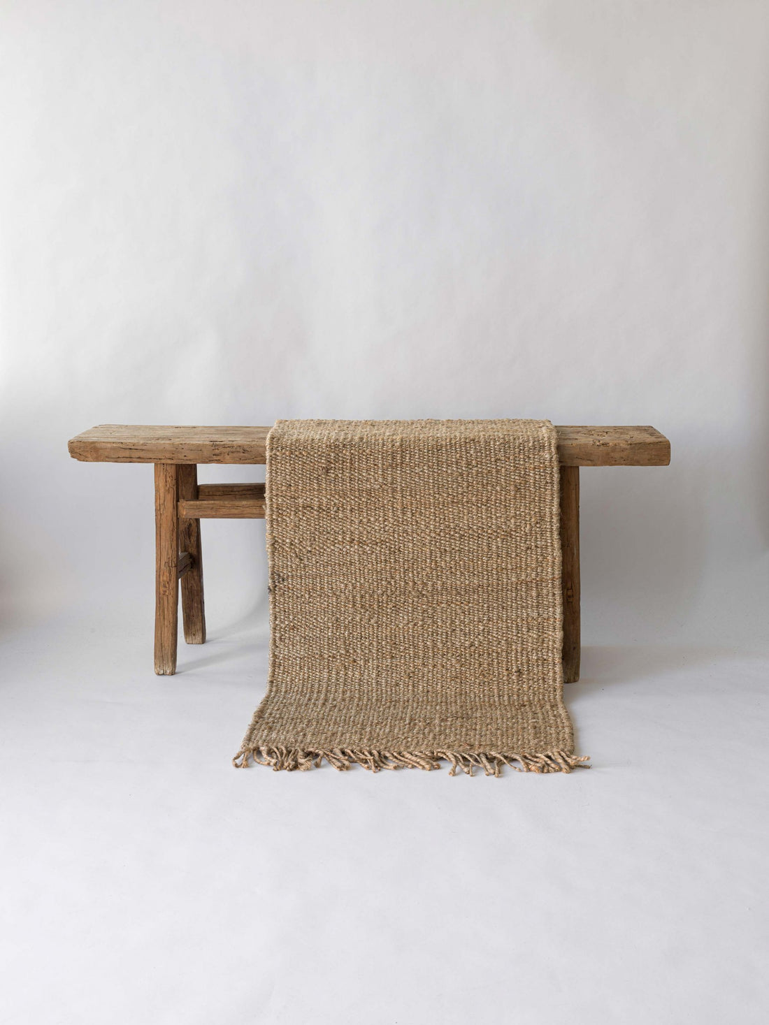 Hamp gulvtæppe i natur med frynser i enderne