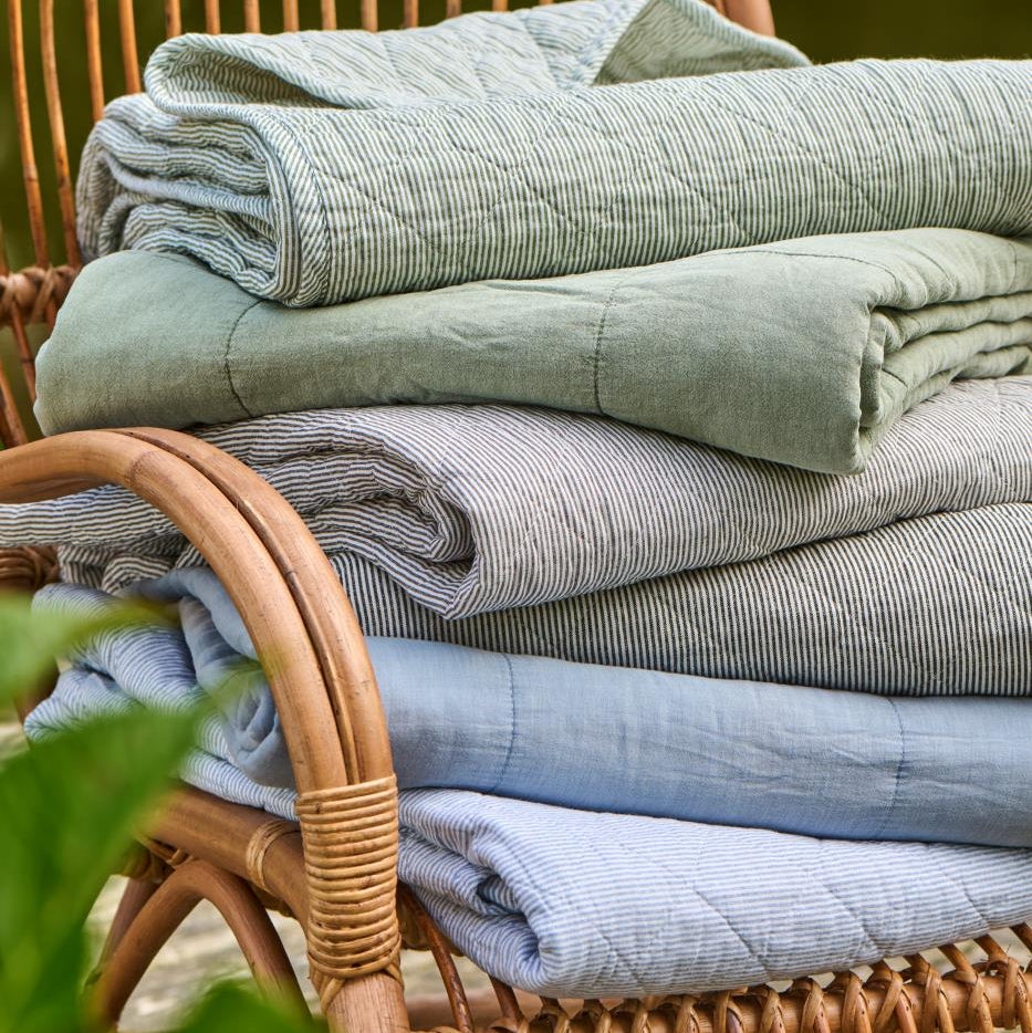 Vattæppe - Bomuld - Hvid m. Blå Mælkedrengestriber (00)