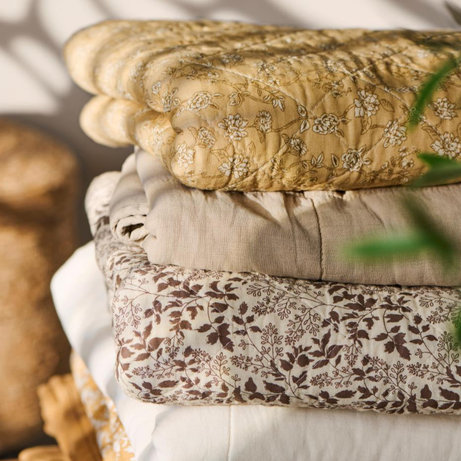 Vattæppe - Bomuld - Sart Gul m. Blomsterranker (04)