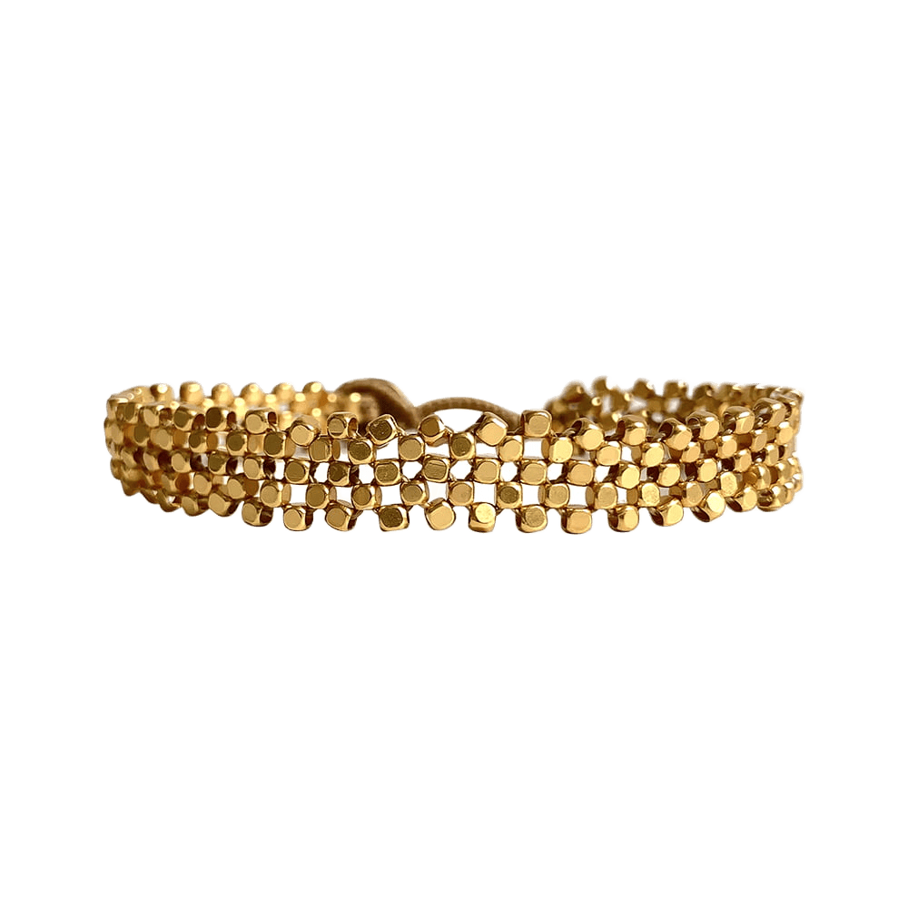 Ibu Jewels armbånd i guld perler med bredt design og struktureret overflade