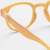 Izipizi læsebriller i model #C. I farvel 'Golden Glow', som er en gulig farve