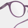 Izipizi læsebriller i modellen #D og i farven 'violet scarf' er en læsebrille i en lilla farve