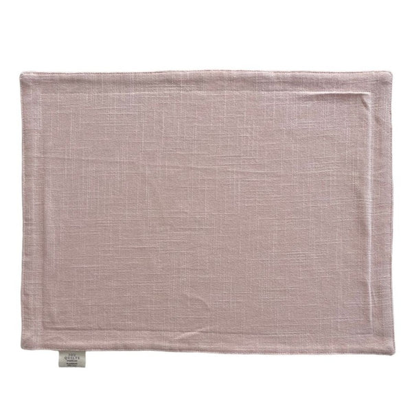 2-lags dækkeserviet i en sart rosa/lyserød farve