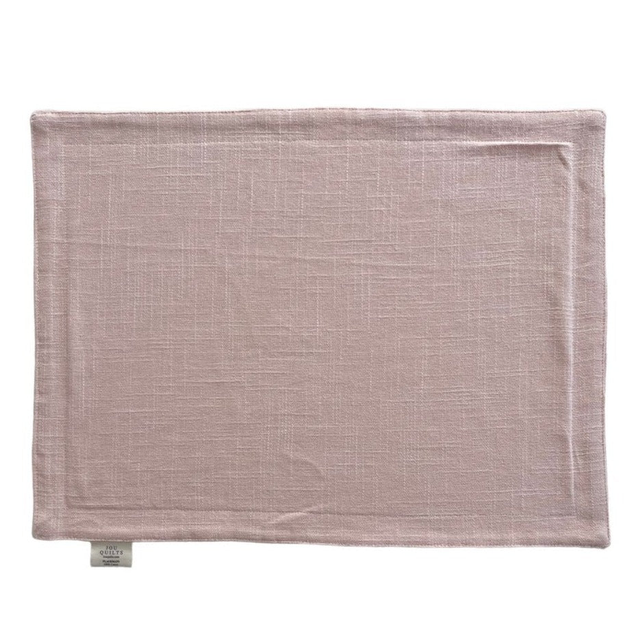2-lags dækkeserviet i en sart rosa/lyserød farve