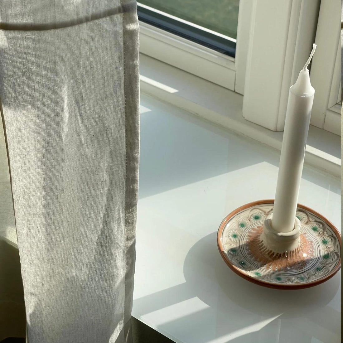rumænsk keramik lysestage fra jou quilts i brun, hvid og grøn