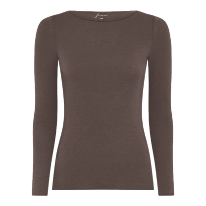 Lima er en langærmet bluse fra FRAU med boatneck hals. Denne er i brun