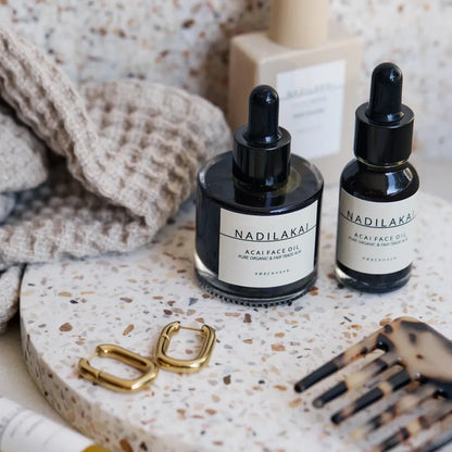Nadilakai Acai Face Oil i 30 ml glasflaske med pipette