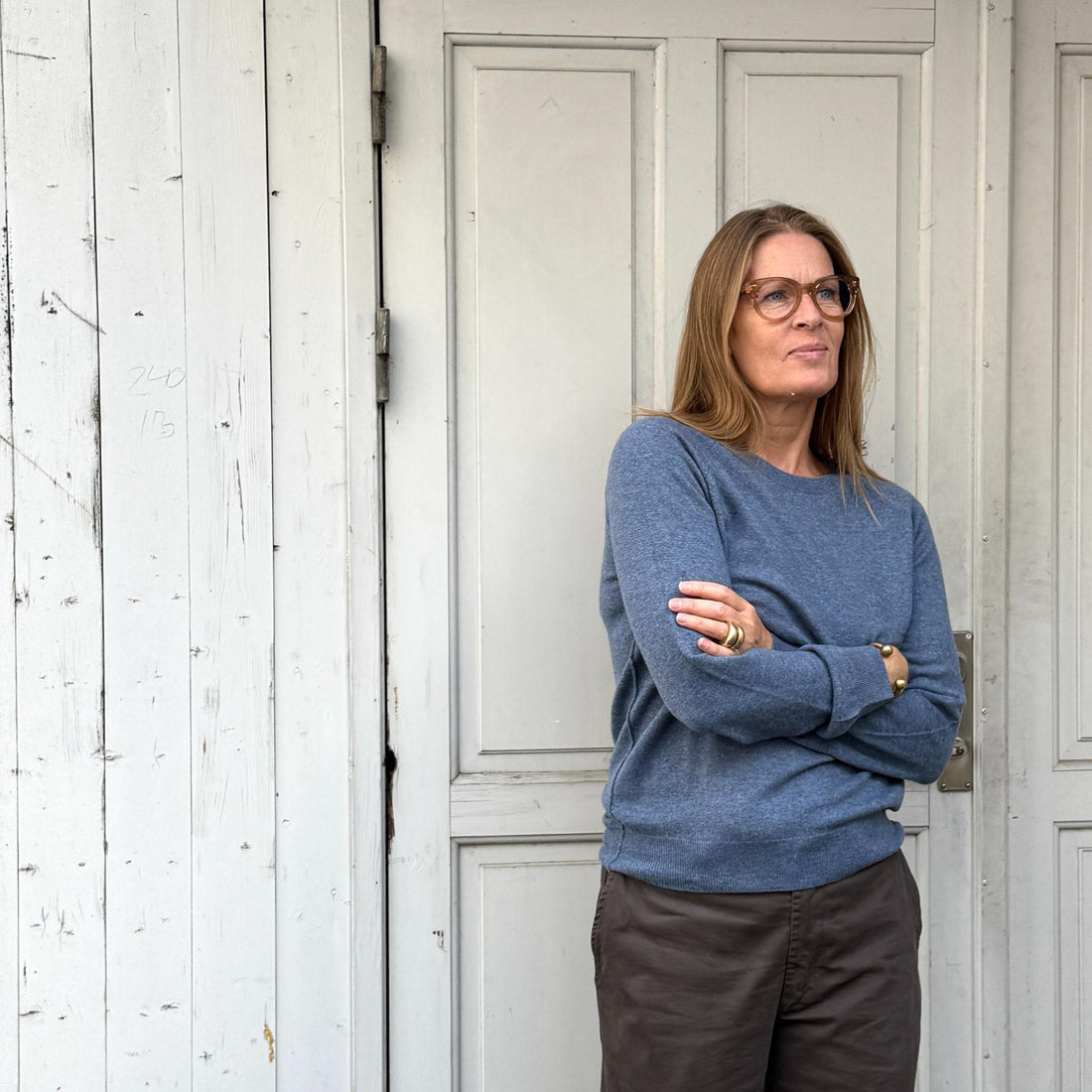 Langærmet strik fra Note Anecdote  i 90% merinould og 10% kashmir. Denne er i en lækker blå farve