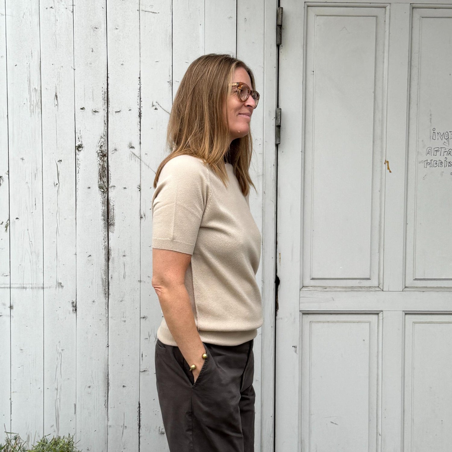 Raglan kortærmet strik fra Note Anecdote  i 90% merinould og 10% kashmir. Denne er i en lækker beige/off white farve
