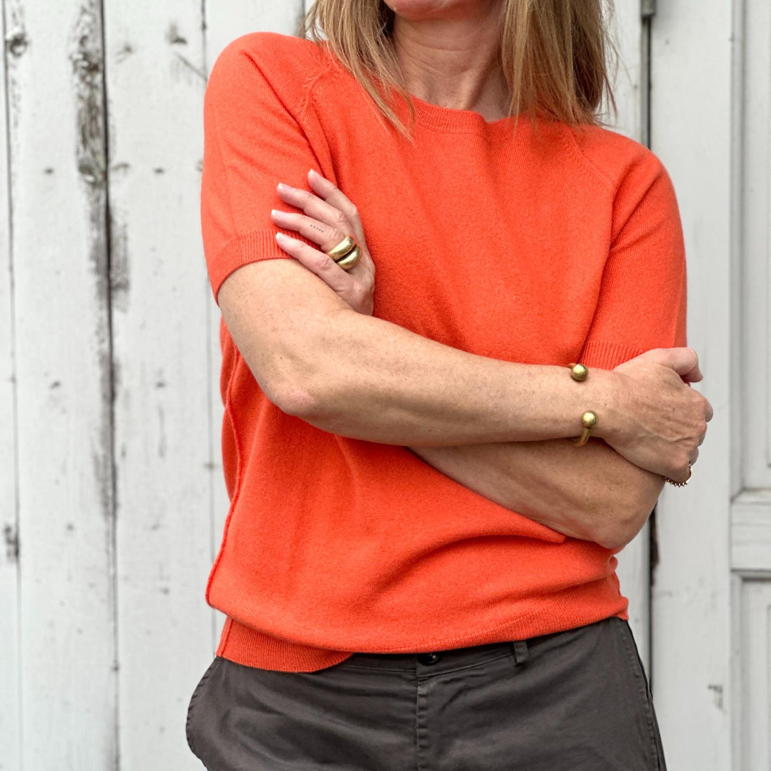 Raglan kortærmet strik fra Note Anecdote  i 90% merinould og 10% kashmir. Denne er i en lækker orange farve