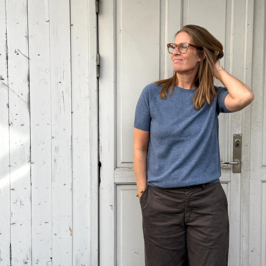 Raglan kortærmet strik fra Note Anecdote  i 90% merinould og 10% kashmir. Denne er i en lækker blå farve