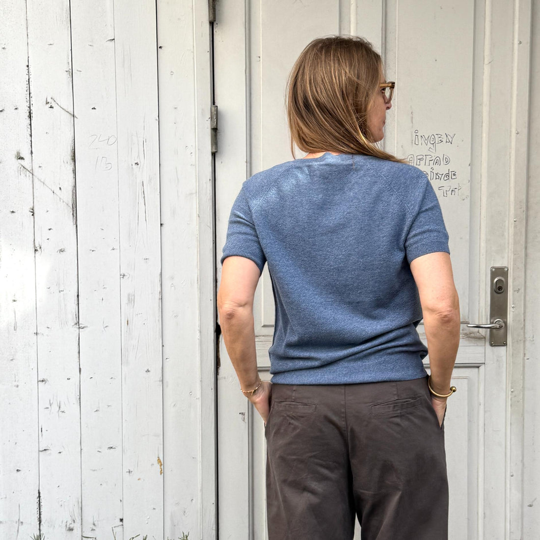 Raglan kortærmet strik fra Note Anecdote  i 90% merinould og 10% kashmir. Denne er i en lækker blå farve