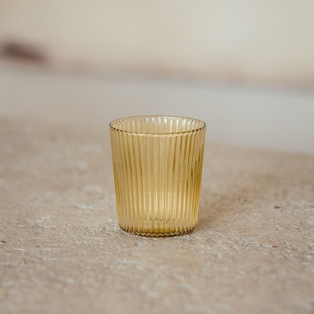 Vandglas fra Paveau Glassware. Her i farven &