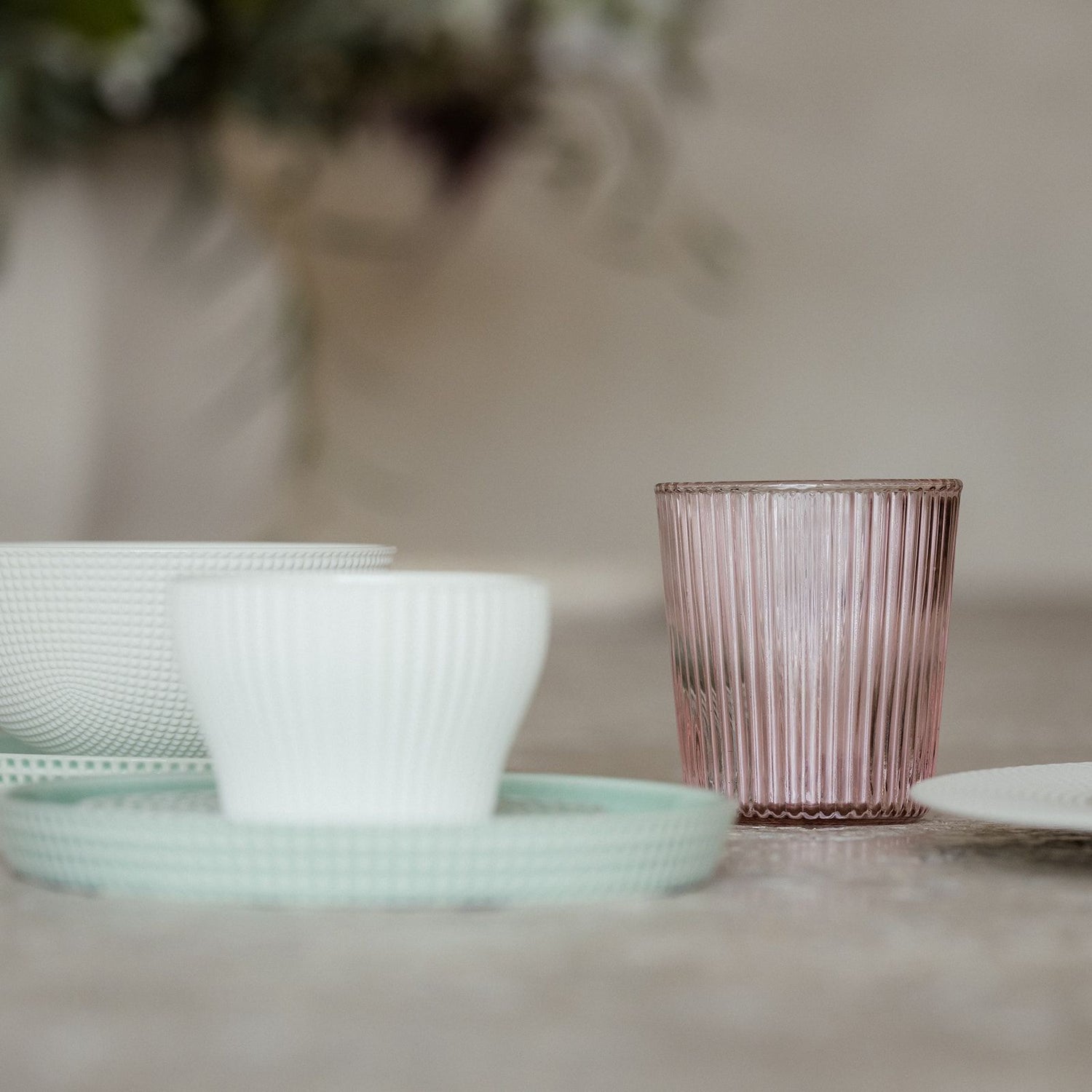 Vandglas fra Paveau Glassware. Her i farven &