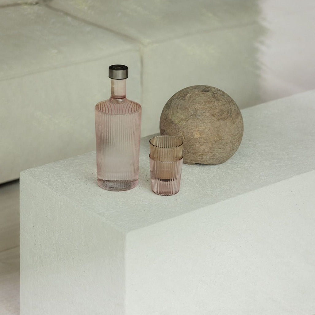 Vandglas fra Paveau Glassware. Her i farven &
