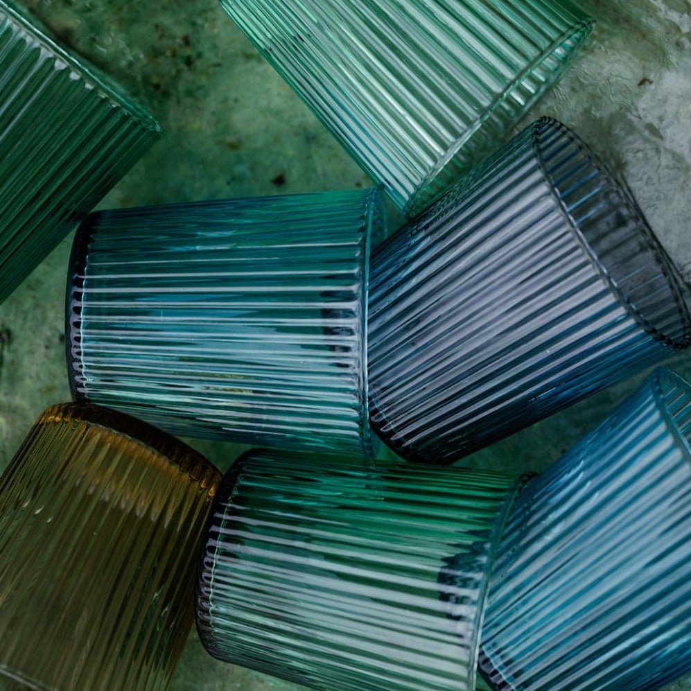 Vandglas fra Paveau Glassware. Her i farven &