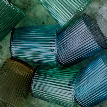 Vandglas fra Paveau Glassware. Her i farven &