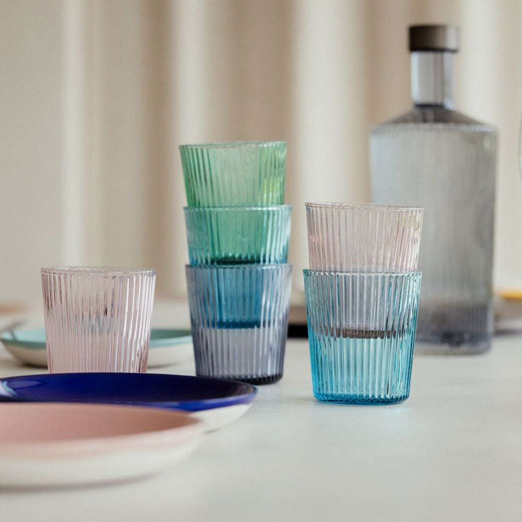 Vandglas fra Paveau Glassware. Her i farven &