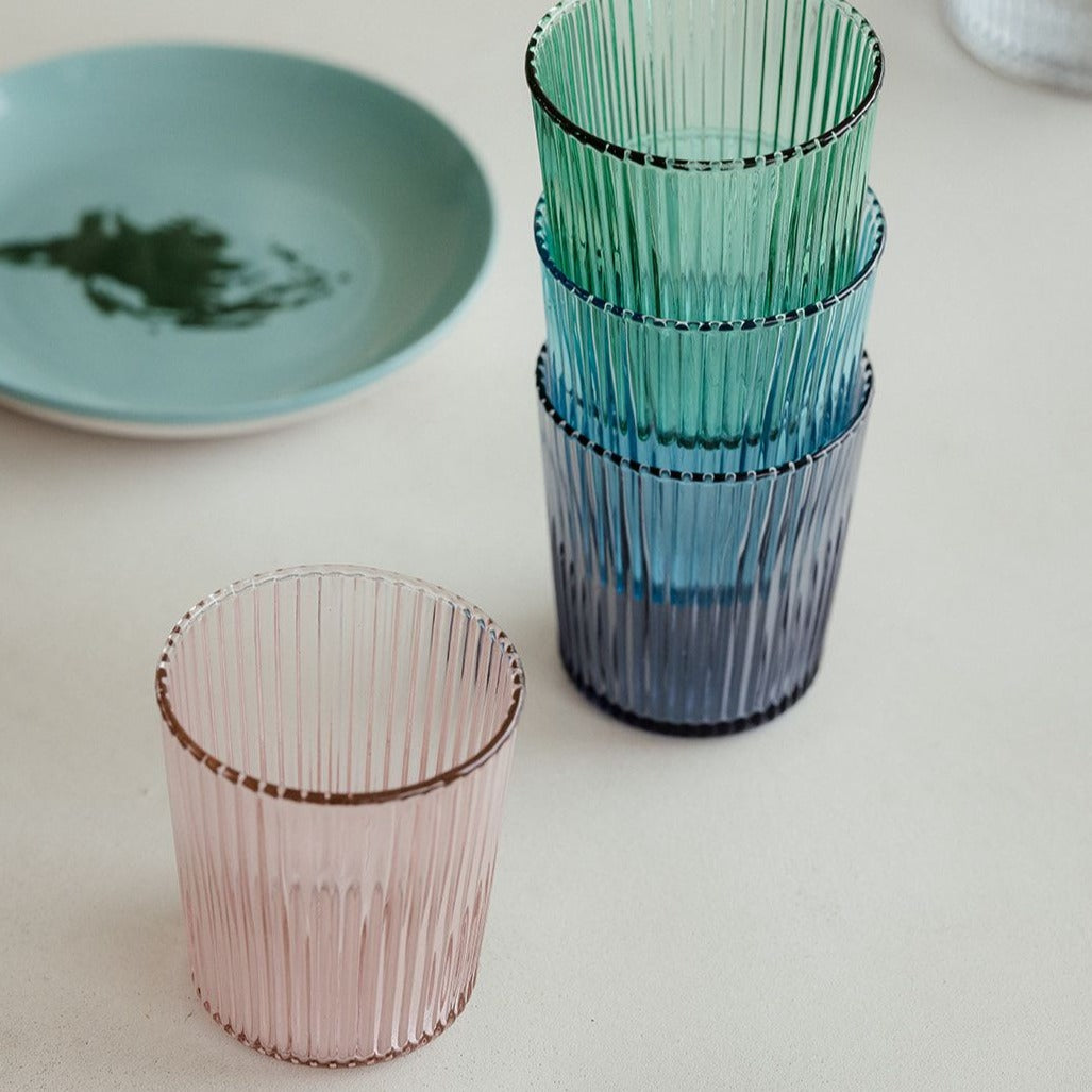Vandglas fra Paveau Glassware. Her i farven &